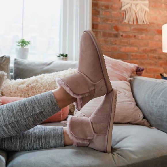 Fireside by Dearfoams Women's Perth Shearling Foldover Boot - Picture 3 of 3